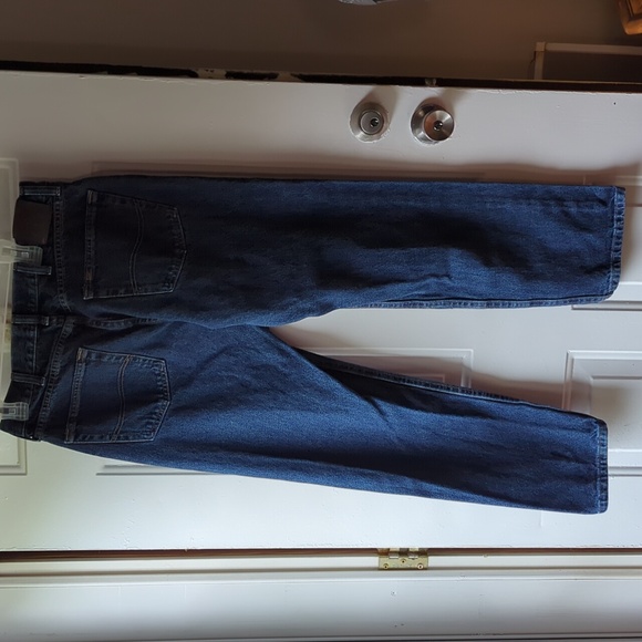 Gently Used Men's Lee Regular Fit Straight Leg Jeans. - Picture 12 of 13